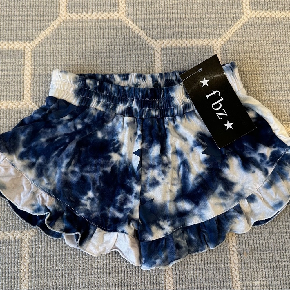 Flowers by Zoe Blue star tie dye ruffle shorts
New with tags
Size 5